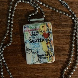 SEATTLE Souvenir Necklace